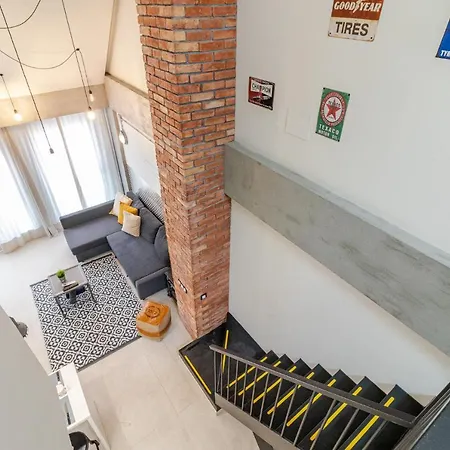 Flatguest Industrial Loft By Marina - Wifi *