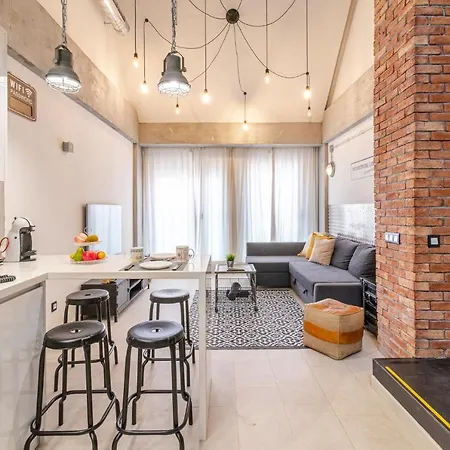 Flatguest Industrial Loft By Marina - Wifi Apartment *